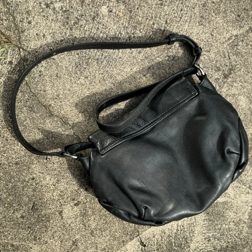 Liebeskind Berlin Black Leather Crossbody with Dust Bag - Picture 5 of 6